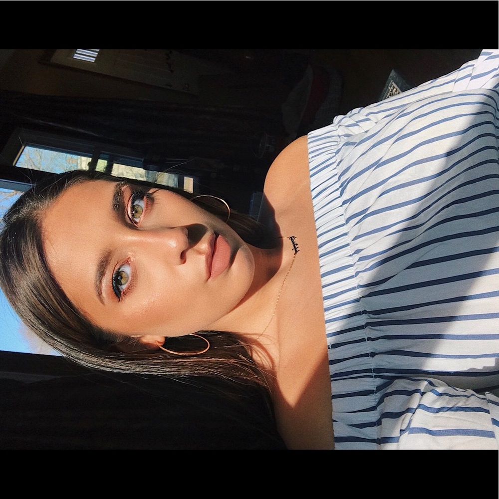Meet your Posher, Kayla